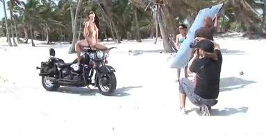 Super Sexy Women Showing Their Nude Bodies In Mexico